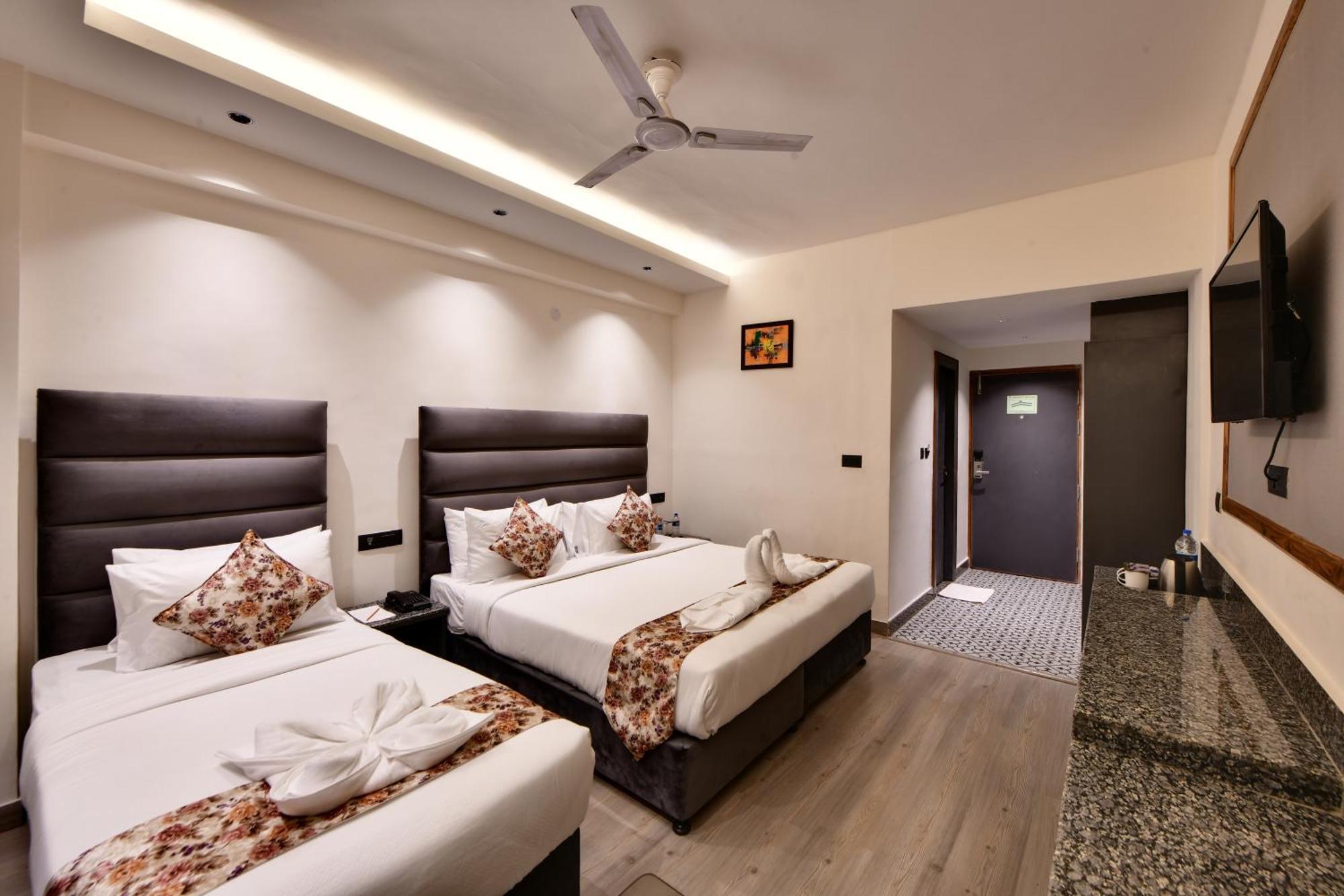Click Sunburry Hotel Katra Katra  Kültér fotó